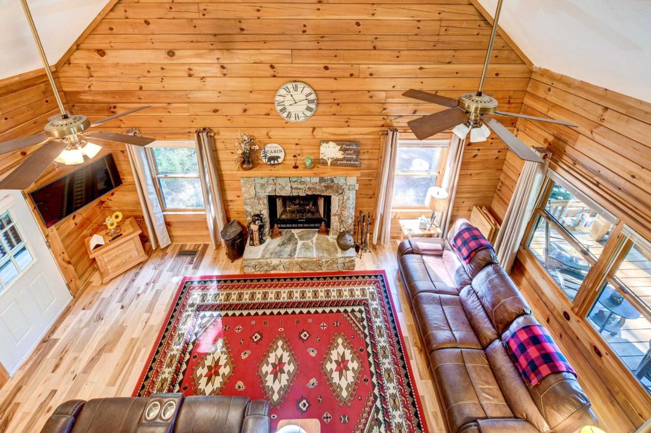 Waynesville Cabin With Covered Deck And Fire Pit! Lake Junaluska Bagian luar foto