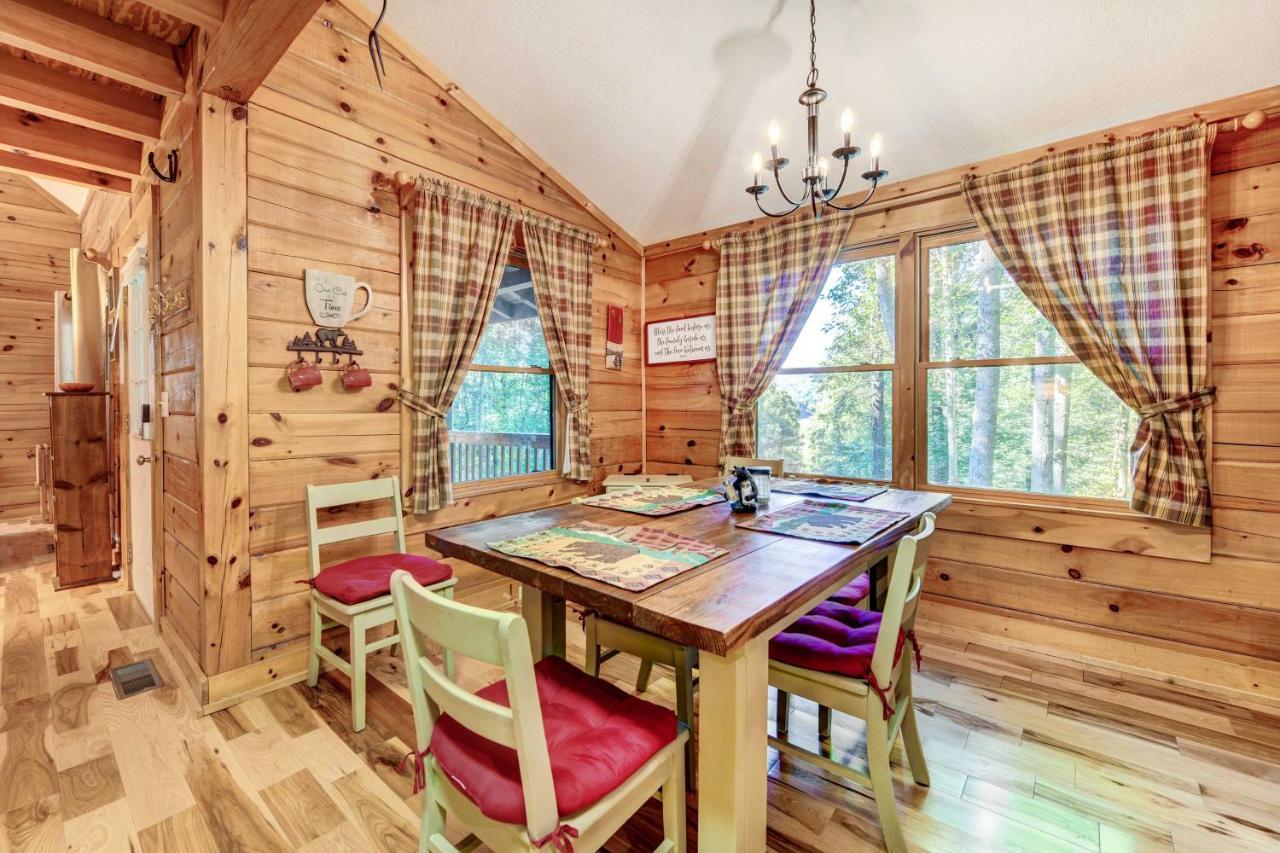 Waynesville Cabin With Covered Deck And Fire Pit! Lake Junaluska Bagian luar foto