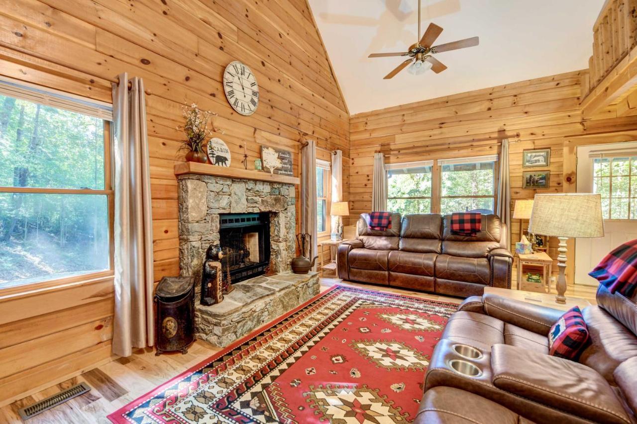 Waynesville Cabin With Covered Deck And Fire Pit! Lake Junaluska Bagian luar foto